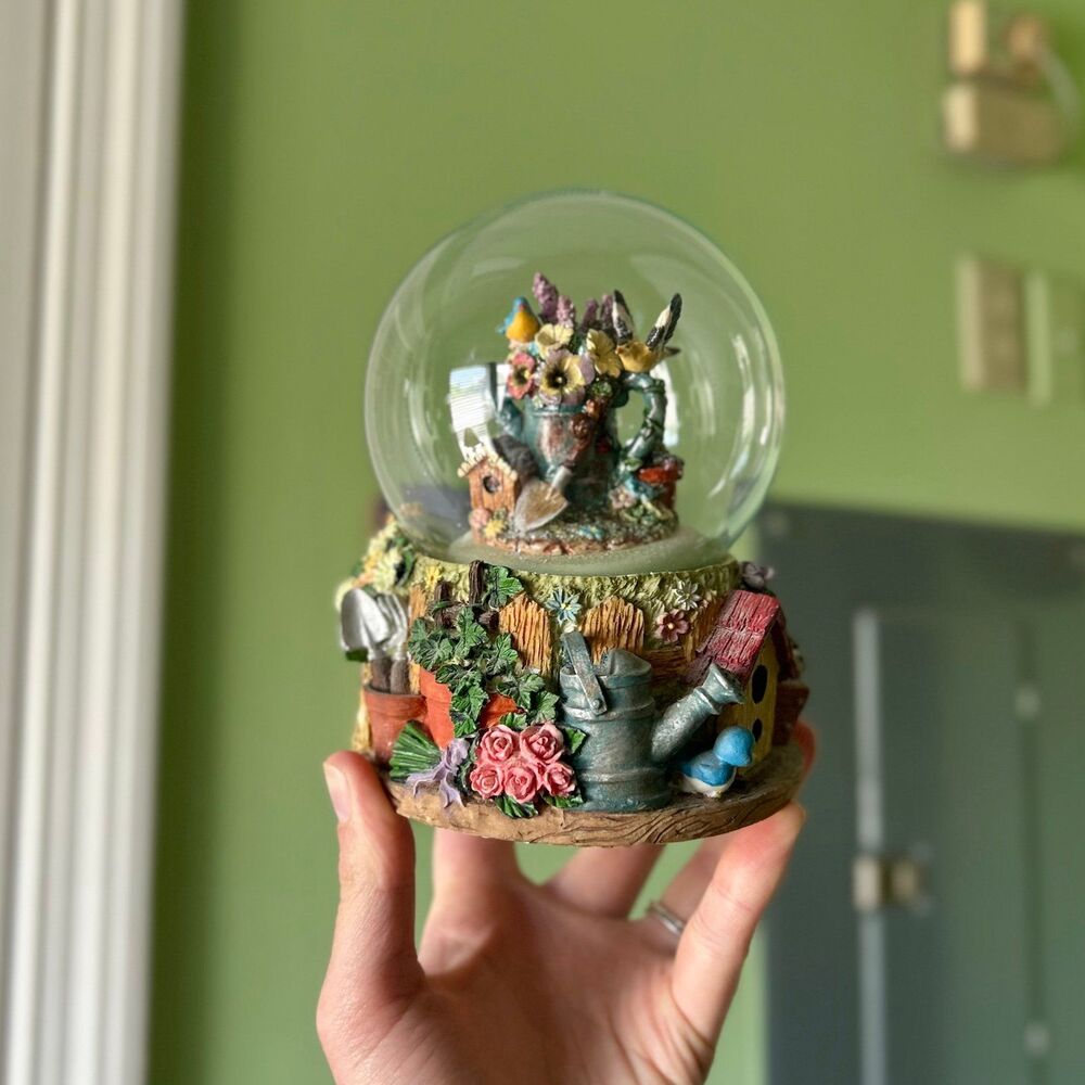 VTG Charming Encased Garden Textured 3D Floral Cottagecore Globe Accent Decor - Picture 3 of 9